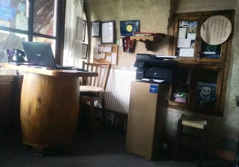 هتل Naturels Cave House