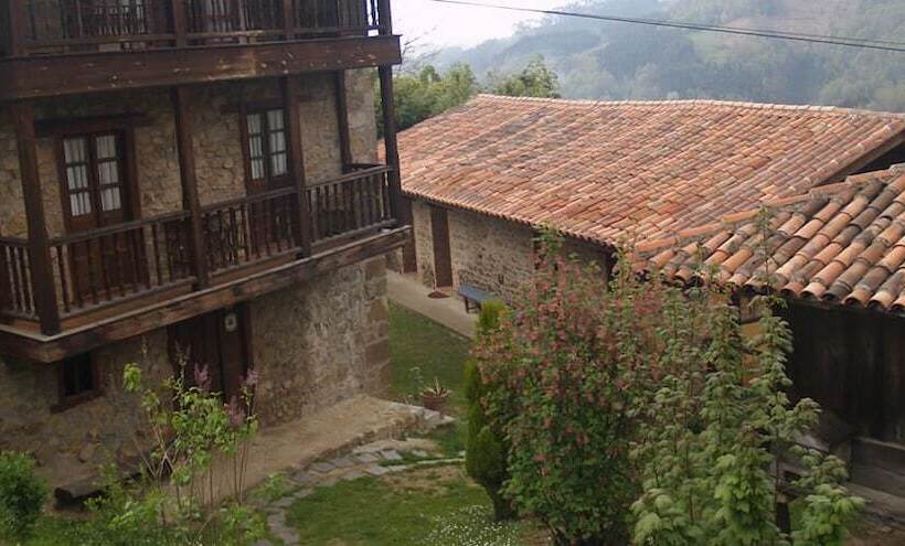 فندق Rural Palacio De Libardon