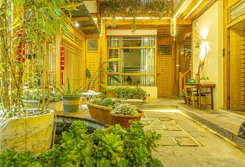 Lijiang Family And Hostel Inn