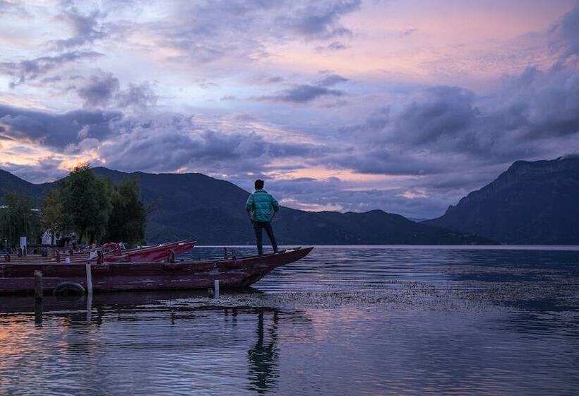 Lijiang Family And Hostel Inn