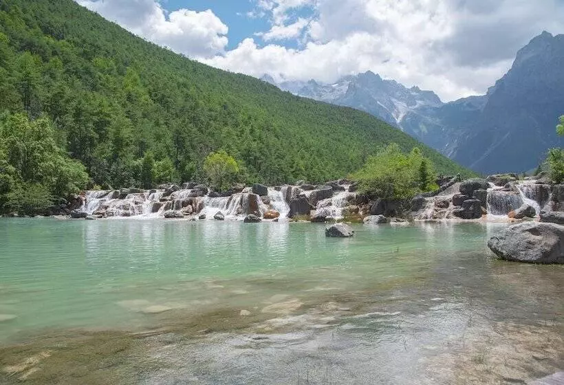 Lijiang Family And Hostel Inn
