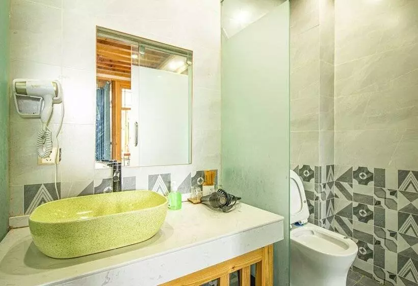 Lijiang Family And Hostel Inn