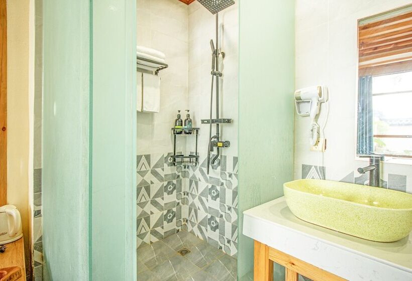 Lijiang Family And Hostel Inn