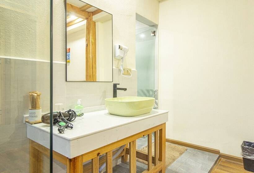 Lijiang Family And Hostel Inn