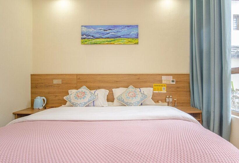 Lijiang Family And Hostel Inn