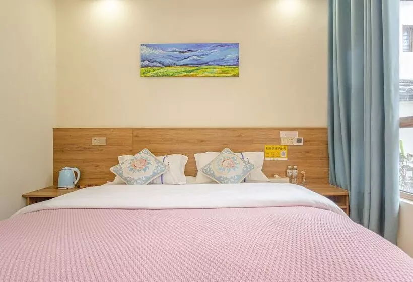 Lijiang Family And Hostel Inn