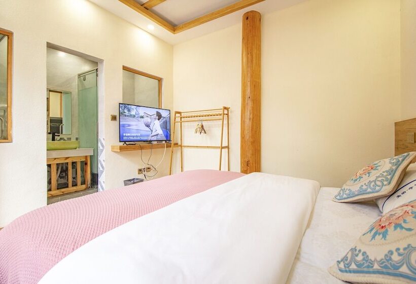 Lijiang Family And Hostel Inn