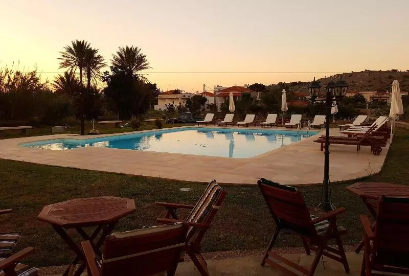 پانسیون Agroktima