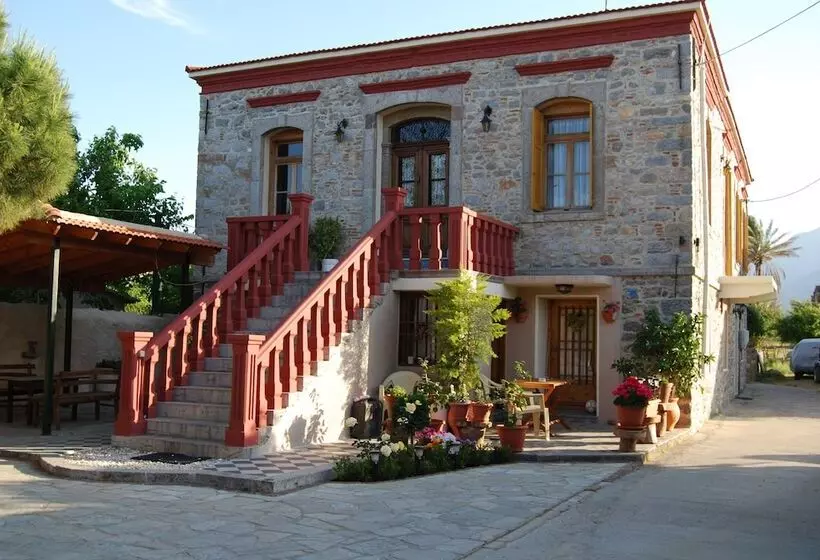 پانسیون Agroktima