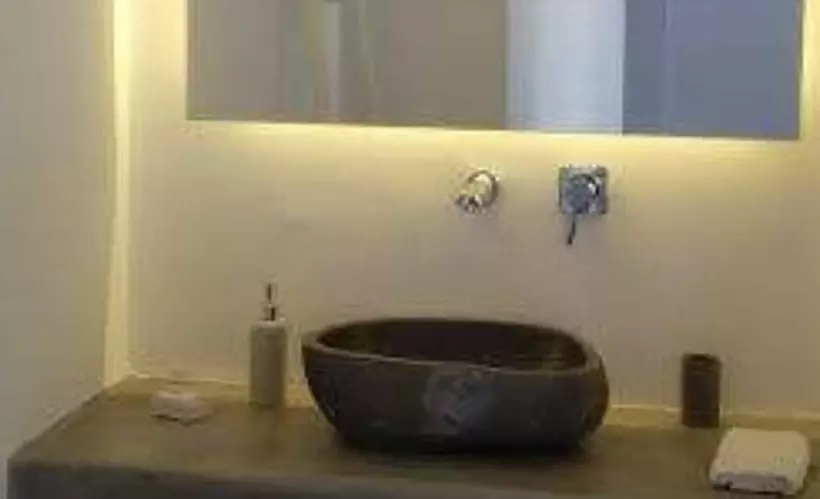 ペンション Bellou Suites