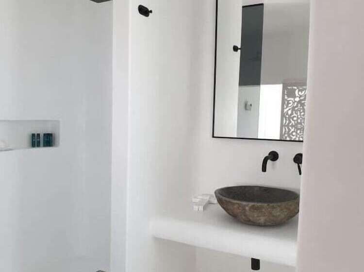 פנסיון Bellou Suites