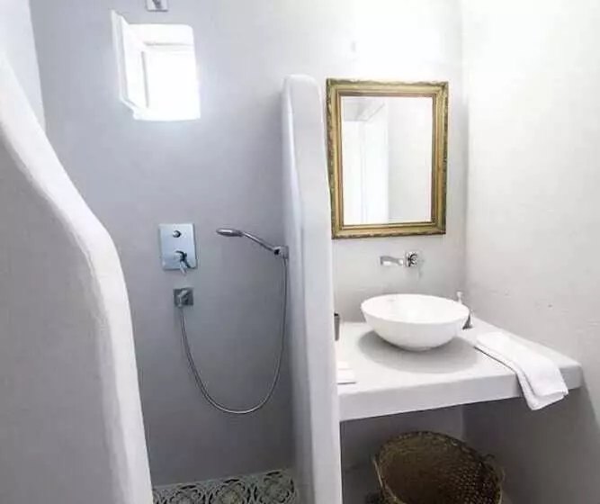ペンション Bellou Suites