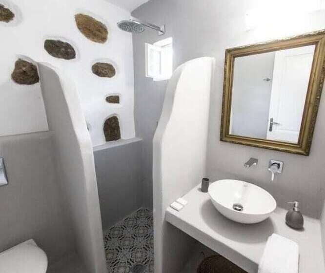 פנסיון Bellou Suites