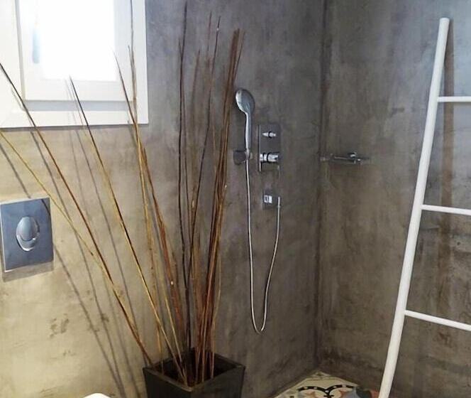 פנסיון Bellou Suites