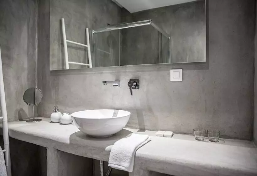 ペンション Bellou Suites