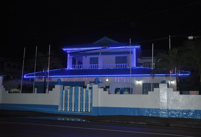 پانسیون Le Chateau Bleu