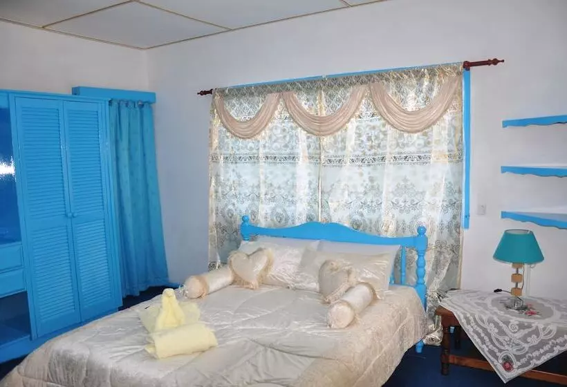 پانسیون Le Chateau Bleu