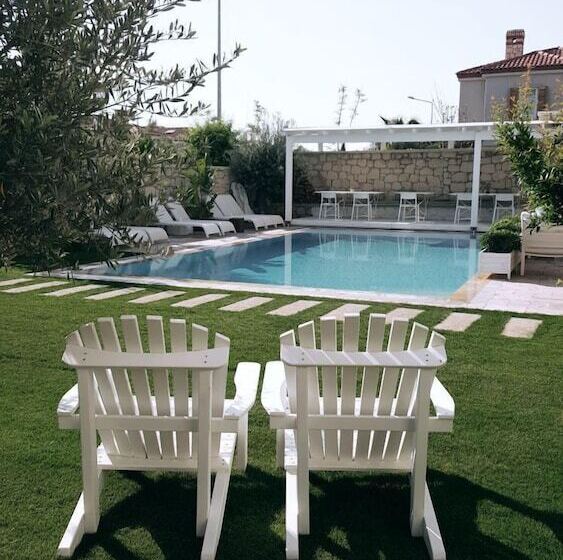 Peremere Alacati Otel