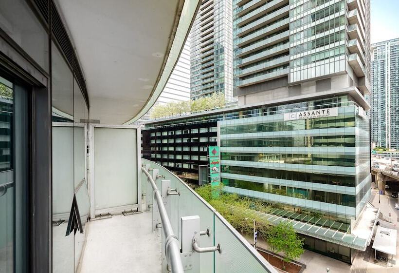 Downtown Toronto Condo Near Scotiabank Arena