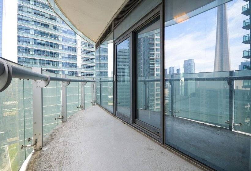 Downtown Toronto Condo Near Scotiabank Arena