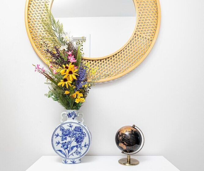 Downtown Toronto Condo Near Scotiabank Arena