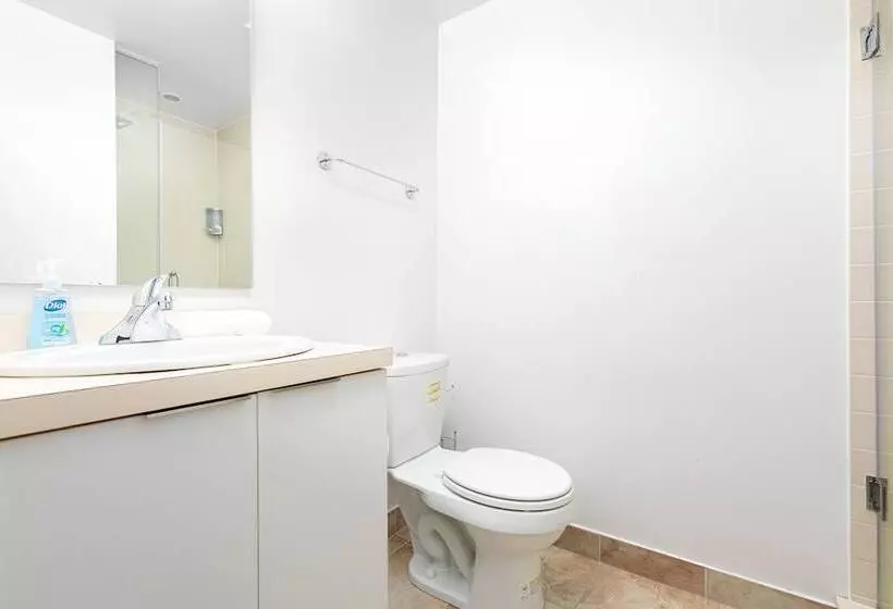 Downtown Toronto Condo Near Scotiabank Arena