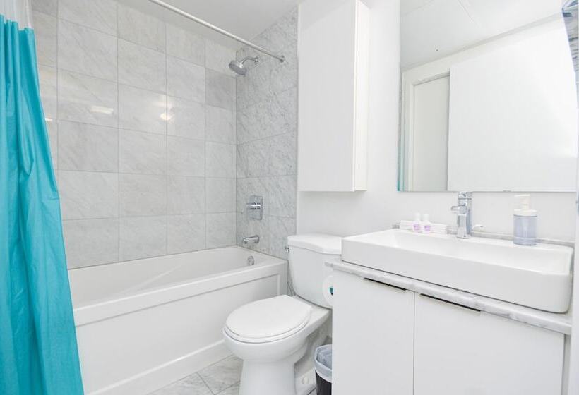 Downtown Toronto Condo Near Scotiabank Arena