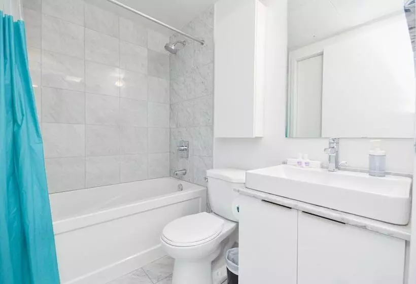 Downtown Toronto Condo Near Scotiabank Arena
