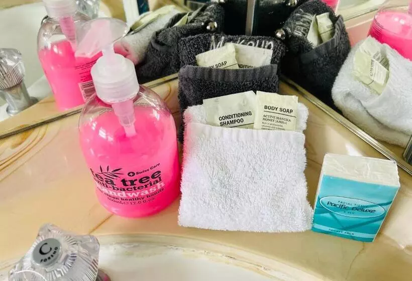 18th Avenue Thermal Motel