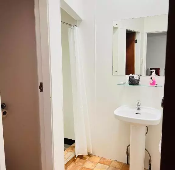 18th Avenue Thermal Motel