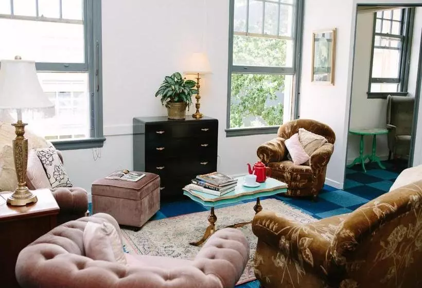 호스텔 The Station Backpackers