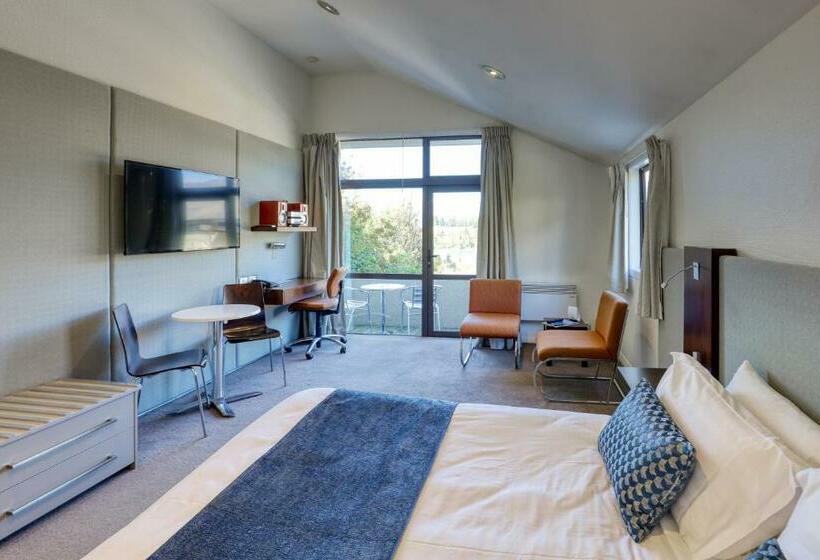 Garden Court Suites & Apartments