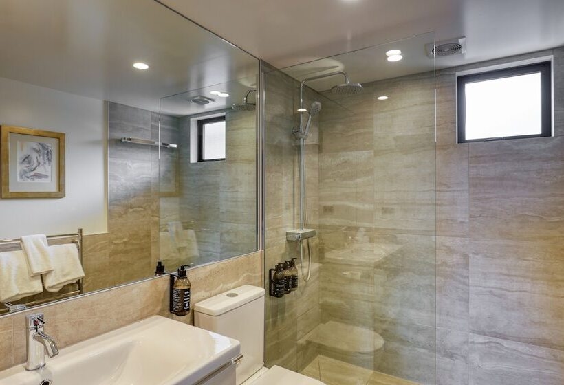 Garden Court Suites & Apartments