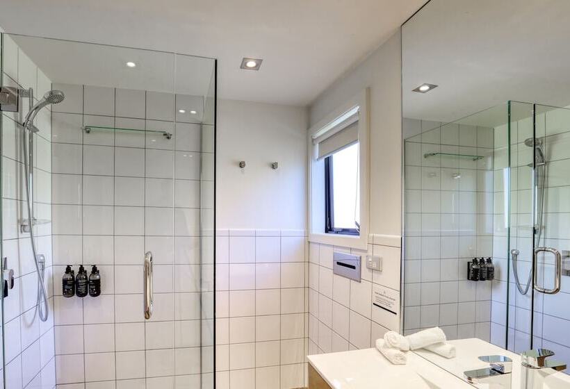 Garden Court Suites & Apartments