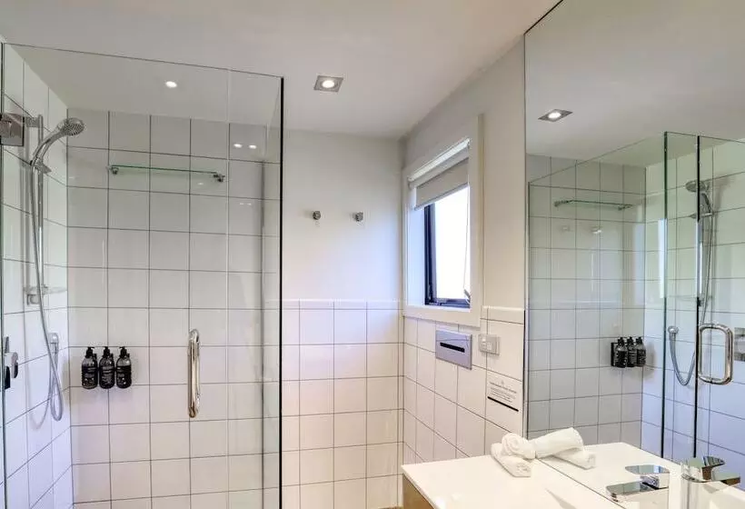 Garden Court Suites & Apartments