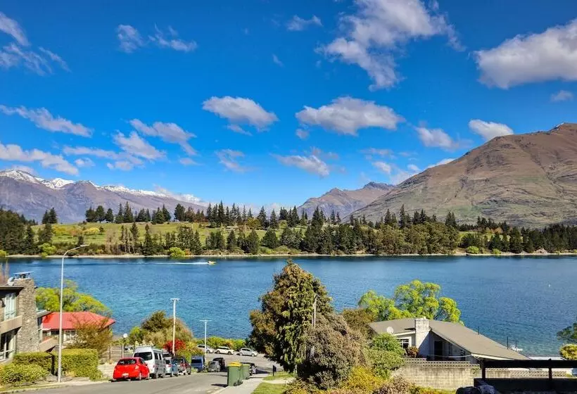 Garden Court Suites & Apartments