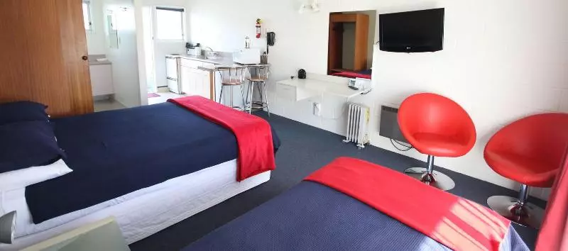 בית מלון כפרי Midway Pacifica Lodge