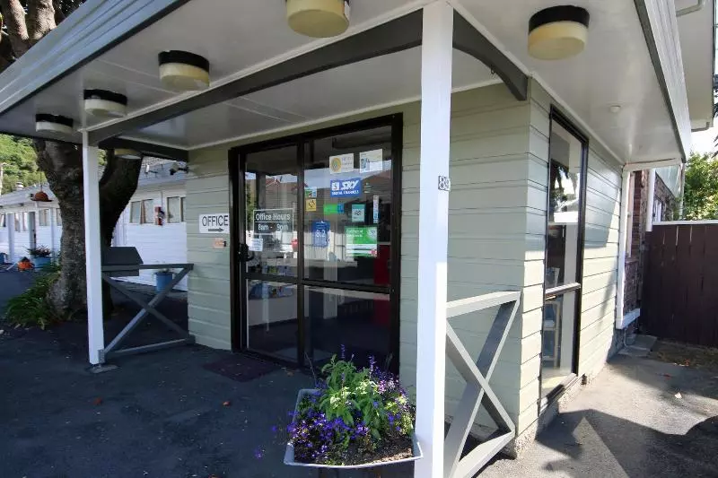 בית מלון כפרי Midway Pacifica Lodge