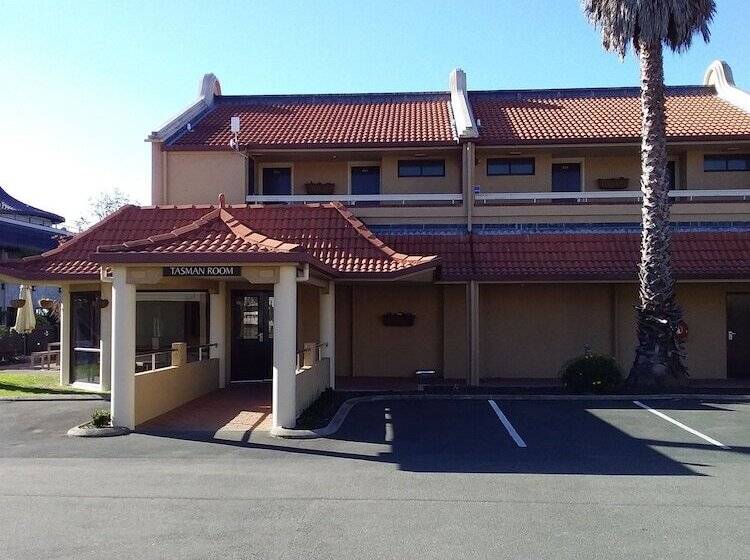 فندق The Beachcomber