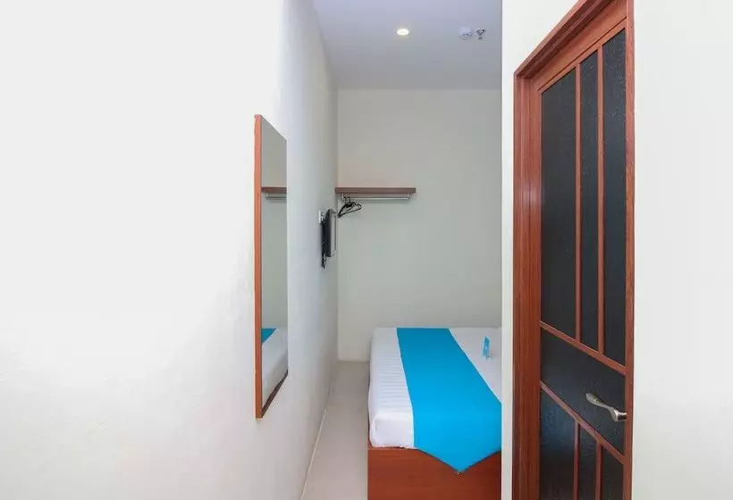 ホテル Airy Batu Aji Suprapto Graha Nusa Blok A 2 Batam