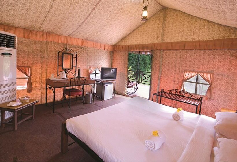 Отель Sterling Kanha