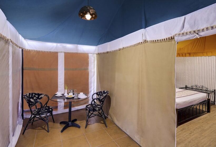 Отель Sterling Kanha