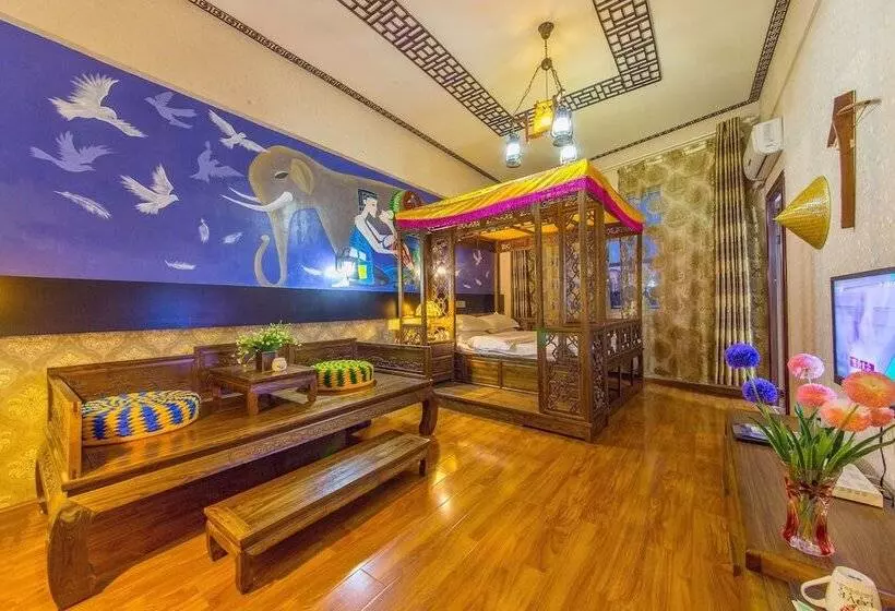 Hotelli The Home Of Art And Painting