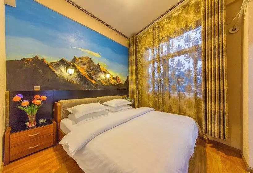 Hotelli The Home Of Art And Painting