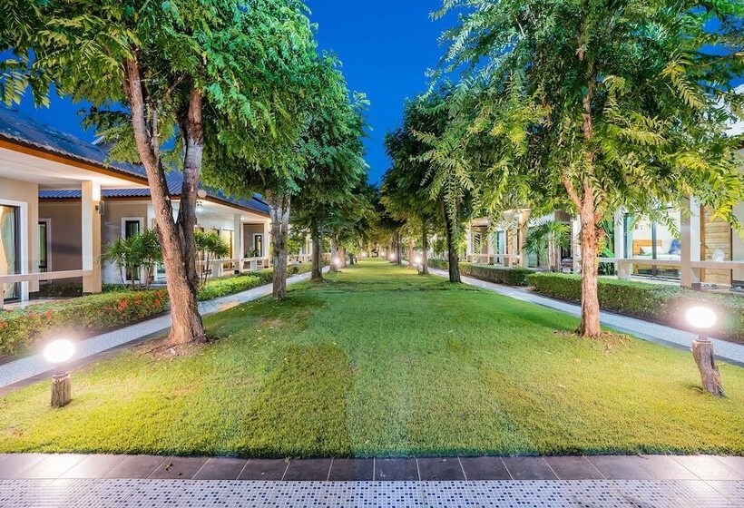 Hotel Tontan Resort Chaam