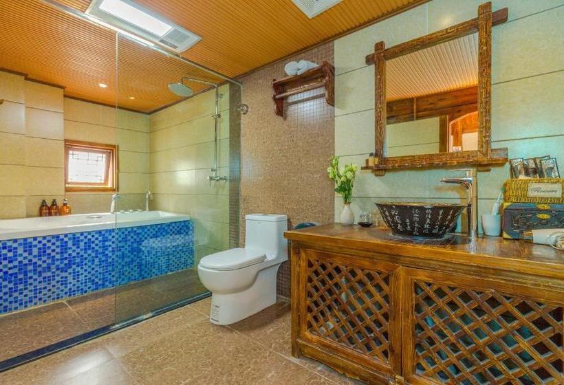 ユースホステル Lijiang Yi Jing