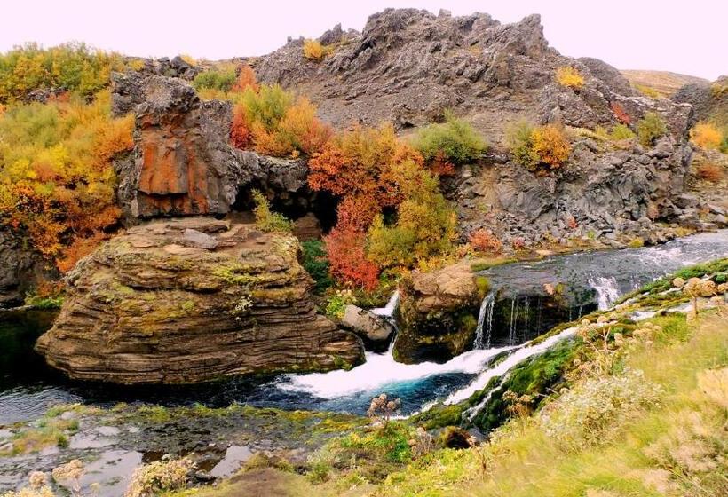 تختخواب و صبحانه Raven S Bed