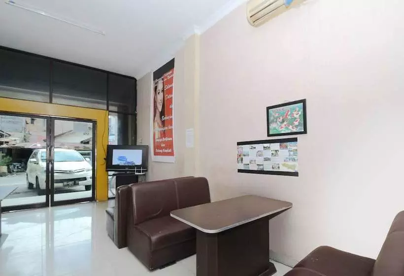 Hotelli Airy Medan Selayang Jamin Ginting Pasar Tujuh 2