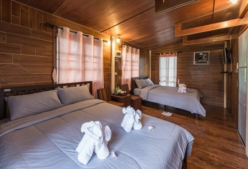 בית מלון כפרי Alongkorn Farm And Resort