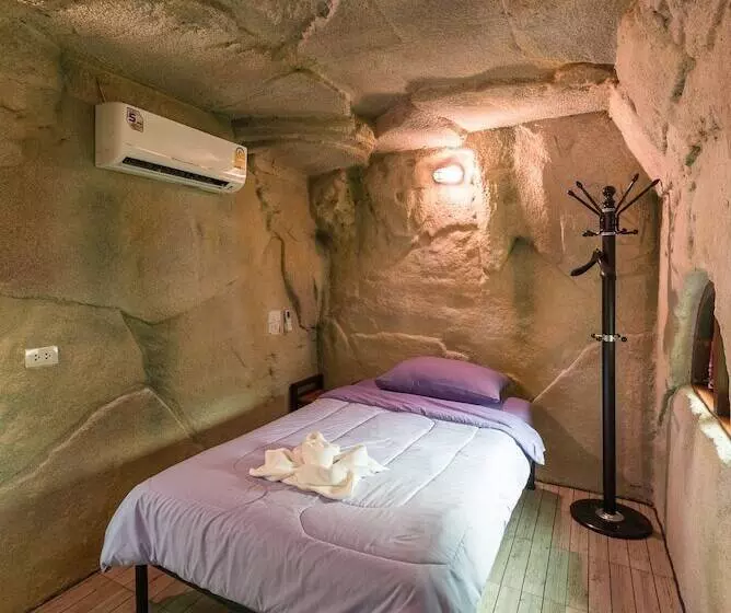 Hotelli Alongkorn Farm And Resort